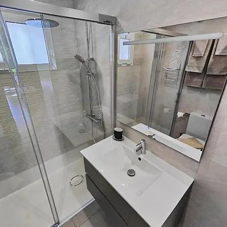 Playa Del Ingles: Beautiful Renovated Apartment